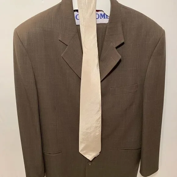 Vicci Uomo Men’s 2-pc Suit w/ Free Tie - Picture 7 of 7